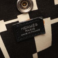 【중고】 Hermes 에르메스 토트백 가든파티 PM 옵티컬 H 에크뤼/블랙 캔버스 레더 가든파티 PM 옵티컬 H 에크뤼/블랙