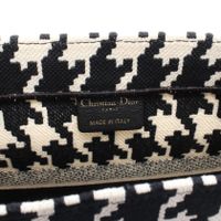 [중고] Dior 토트백 BOOK TOTE 미디엄 하운드투스 화이트/블랙 캔버스 토트백 미디엄 여성용 Used A