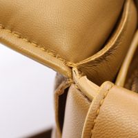 [중고] BOTTEGA VENETA 숄더백 패디드 카세트 인트레치아토 브라운 레더 패디드 카세트백 여성용 Used A