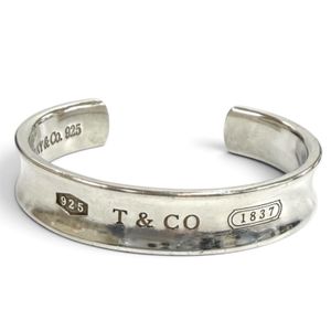 成色極佳 ★ TIFFANY&Co. Tiffany 925 1837 手鐲，飾有品牌標誌，銀色，重 35.9 克，女士款