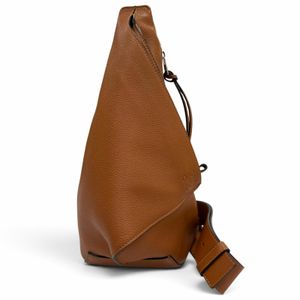 최상급 컨디션▼LOEWE 로에베 B511A09X06 안톤 슬링백 레더 탄 아나그램 각인 원 숄더백 브라운 스페인제 남성용 더스트백 포함