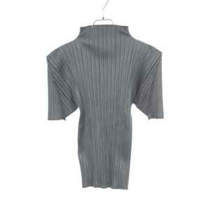[중고] PLEATS PLEASE ISSEY MIYAKE 티셔츠/커트소 플리츠 하이넥 반팔 PP05-JK007 기타 티셔츠/커트소 여성용 Used B