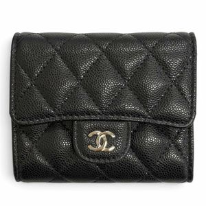 極美品△CHANEL シャネル AP0229 キャビアスキン ココマーク マトラッセ タイムレスクラシックライン フラップ コンパクトウォレット 三つ折り財布 ブラック ゴールド金具 イタリア製 レディース 箱付き