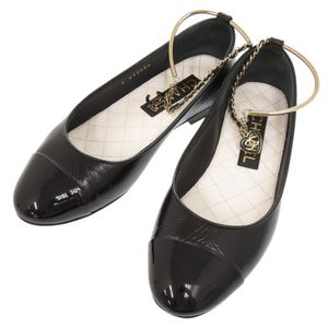 Excellent condition Chanel Coco Mark calf patent leather ballet flats, size 36 1/2, black. Item number 0951. [Pre-owned] CHANEL