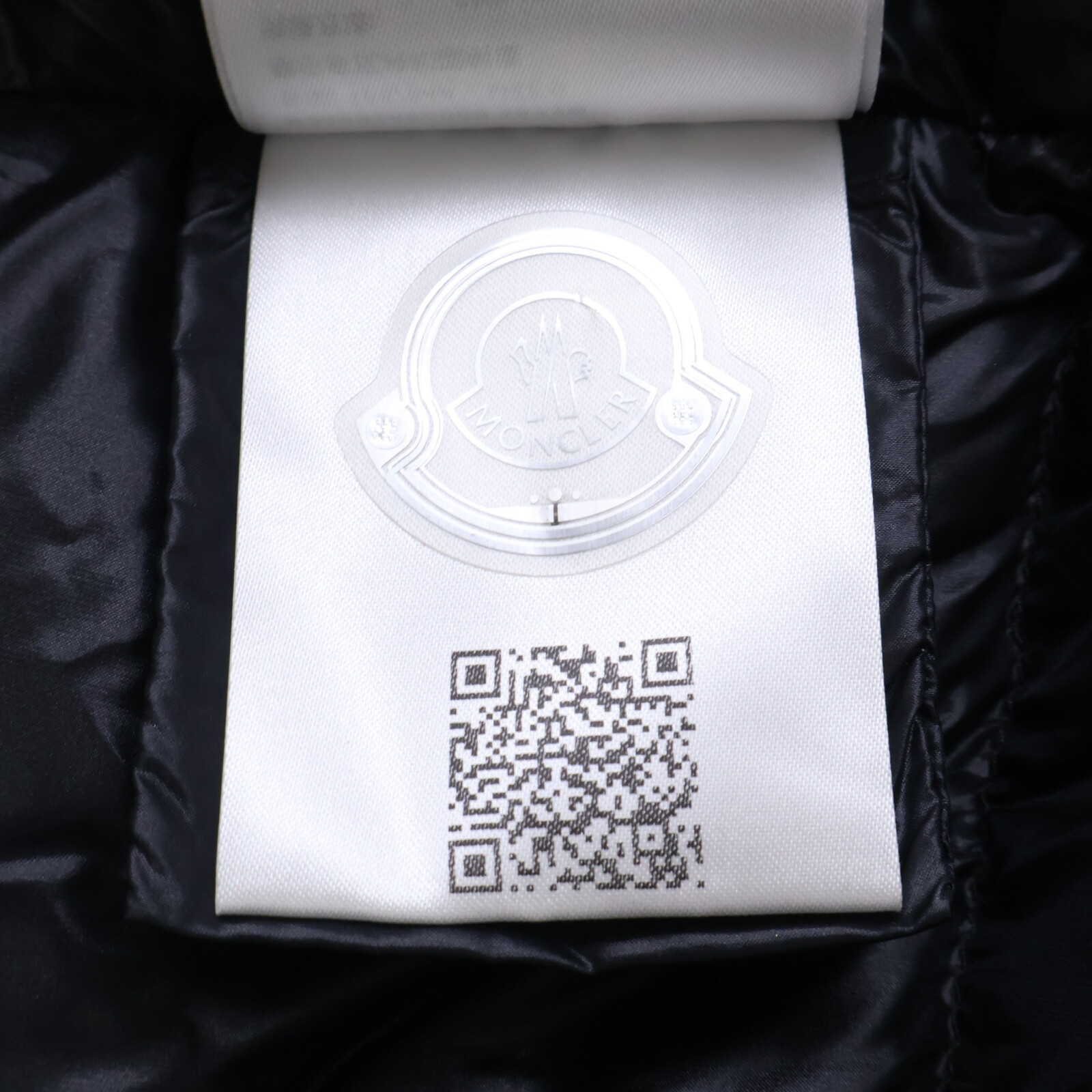 Moncler, excellent condition, 2025 model, K20931A00068 597YG