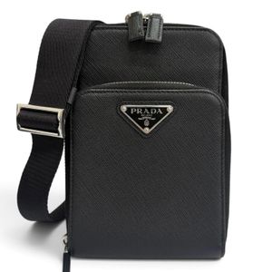成色極佳 □ PRADA 2ZH126 Saffiano 皮革三角形 logo 手機殼單肩包，黑色，意大利製造，男士，原價 280,500 日元