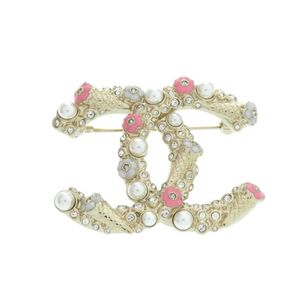 近全新 Chanel 香奈儿 Coco Logo 仿珍珠水钻香槟金 B26C 胸针/胸花 配饰 0090 【二手】