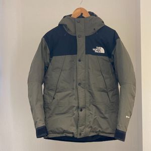 THE NORTH FACE 登山羽絨外套 (ND91930)，M 碼，卡其色 x 黑色