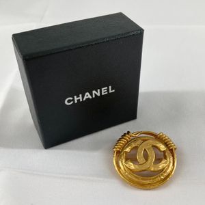 CHANEL Coco Mark Circle Brooch with Embossed Design, Gold