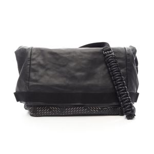 [二手] Bottega BOTTEGA VENETA鏤空斜背包，黑色/白色皮革。
