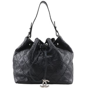 ชาแนล CHANEL On the Road Wild Stitch กระเป๋าสะพายไหล่ ทรงถุงหนัง สีดำ สะพายไหล่, A5 ทรงถุง On the Road Wild Stitch สำหรับสตรี【มือสอง】