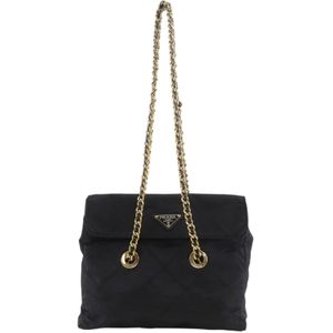กระเป๋าสะพายไหล่ Prada พร้อมสายโซ่ รุ่น B1467 ไนลอน สีดำ NERO สะพายไหล่ได้ ขนาด A5 ปิดด้วยแม่เหล็ก [มือสอง]