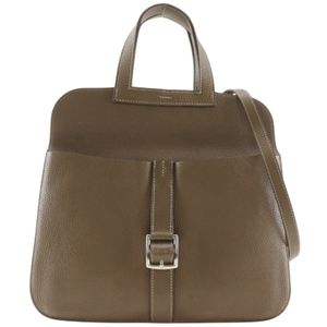 กระเป๋าถือ Hermes รุ่น Arzan 31 แบบ 3-Way (สะพายไหล่/คลัทช์) หนัง Taurillon Clemence สี Etoupe ปี 2018 ประทับตรา C สามารถสะพายเฉียง ถือ และใช้งานได้ 3 รูปแบบ ขนาด A5 สำหรับสุภาพสตรี [มือสอง]