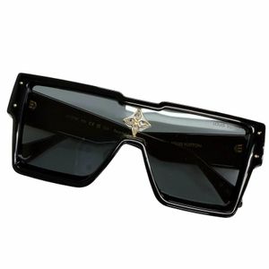 美品 LOUIS VUITTON ルイヴィトン 2026年製 Z1578E サングラス・サイクロン ブラック 93L 155 デモレンズ イタリア製 メンズ 保存袋付き 定価118,800円