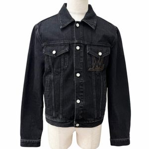 全新LOUIS VUITTON2026 年 1AILKD LV 牛仔卡車夾克，經典款，黑色，IT 48 碼，義大利製造，正品，男款，原價 350,900 日圓。