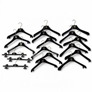 【ドンドン見直し】美品 CHANEL シャネル ココマーク ベロア ハンガー 大8本 小7本 ボトムスハンガー3本 合計18本 ブラック ゴールド金具 レディース